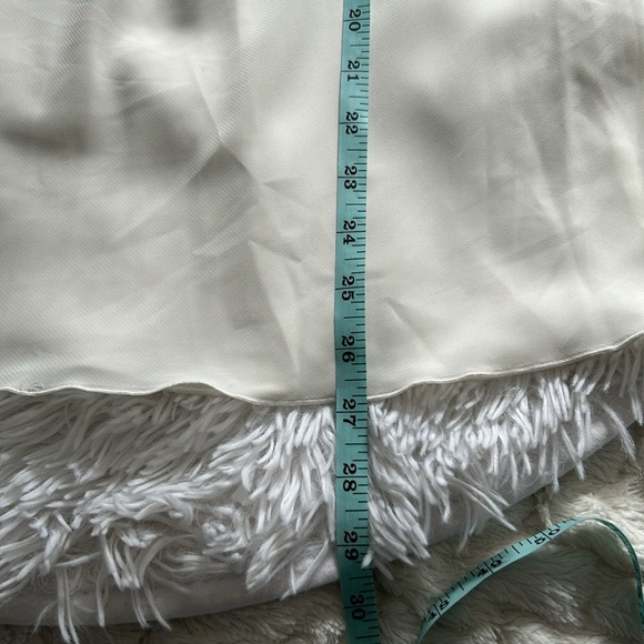 Spense sz L ivory cream colored sleeveless blouse very flowy feels like silk - Picture 5 of 10